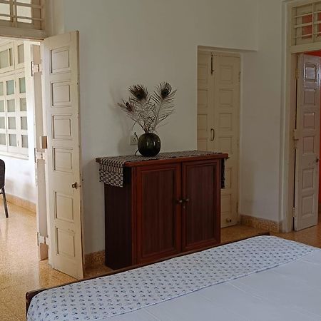 Srinekatan Heritage Villa Homestay Ахмедабад Екстериор снимка