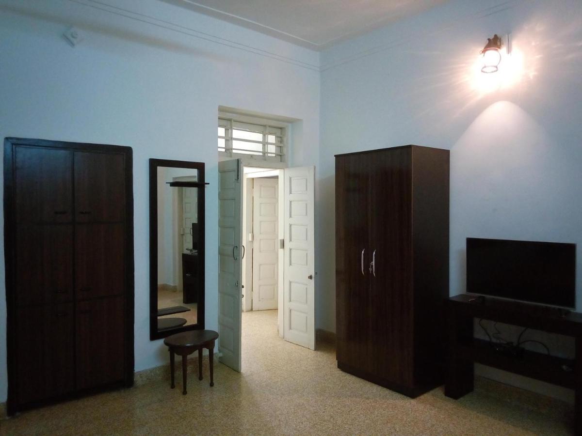 Srinekatan Heritage Villa Homestay Ахмедабад Екстериор снимка