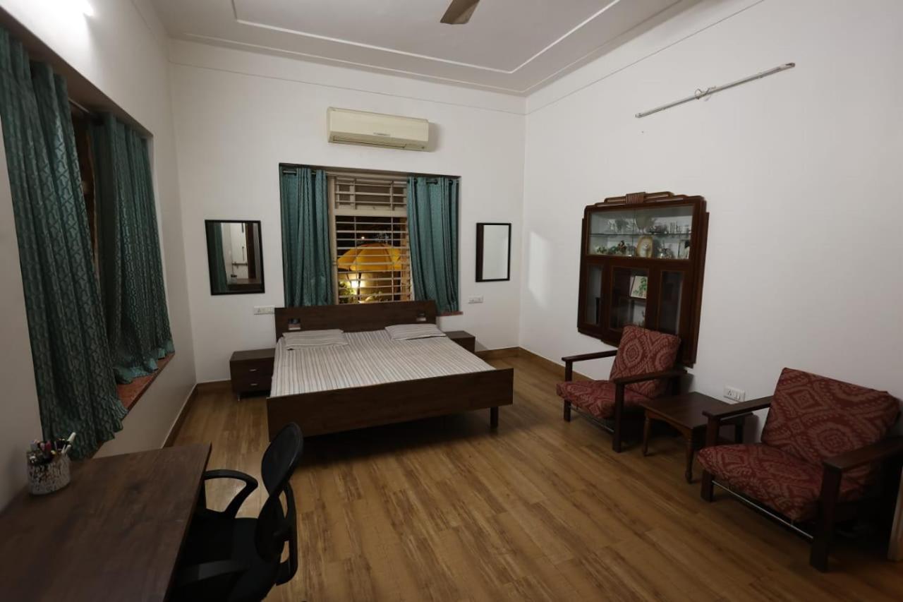 Srinekatan Heritage Villa Homestay Ахмедабад Екстериор снимка